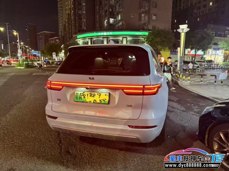 21年理想ONE轿车抵押车出售