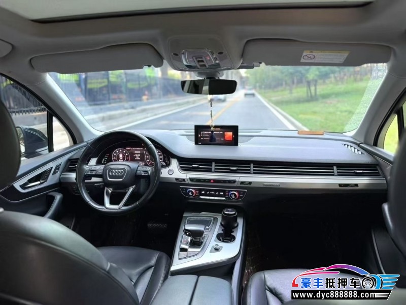 18年奥迪Q7轿车抵押车出售