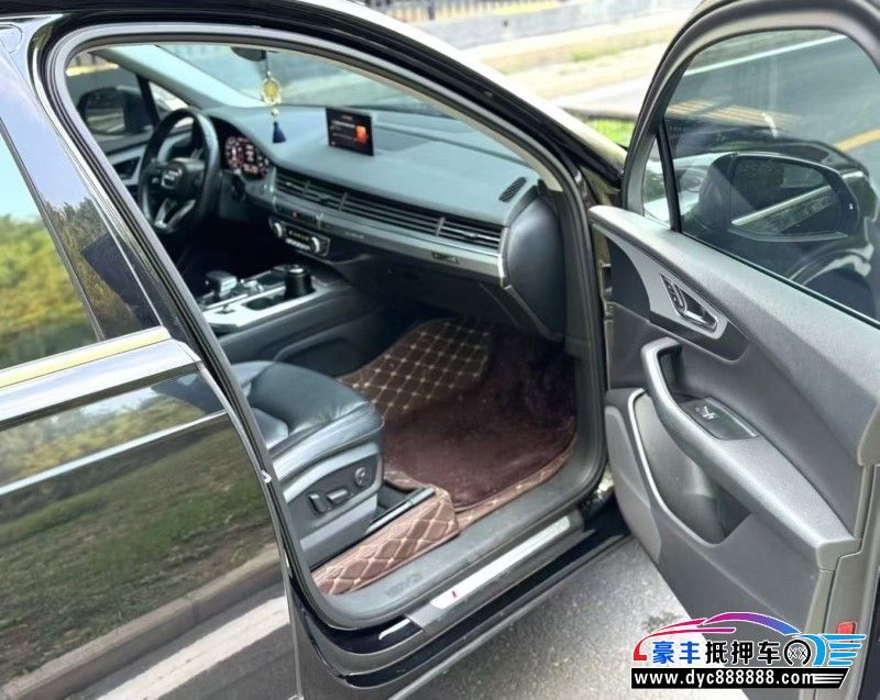 18年奥迪Q7轿车抵押车出售