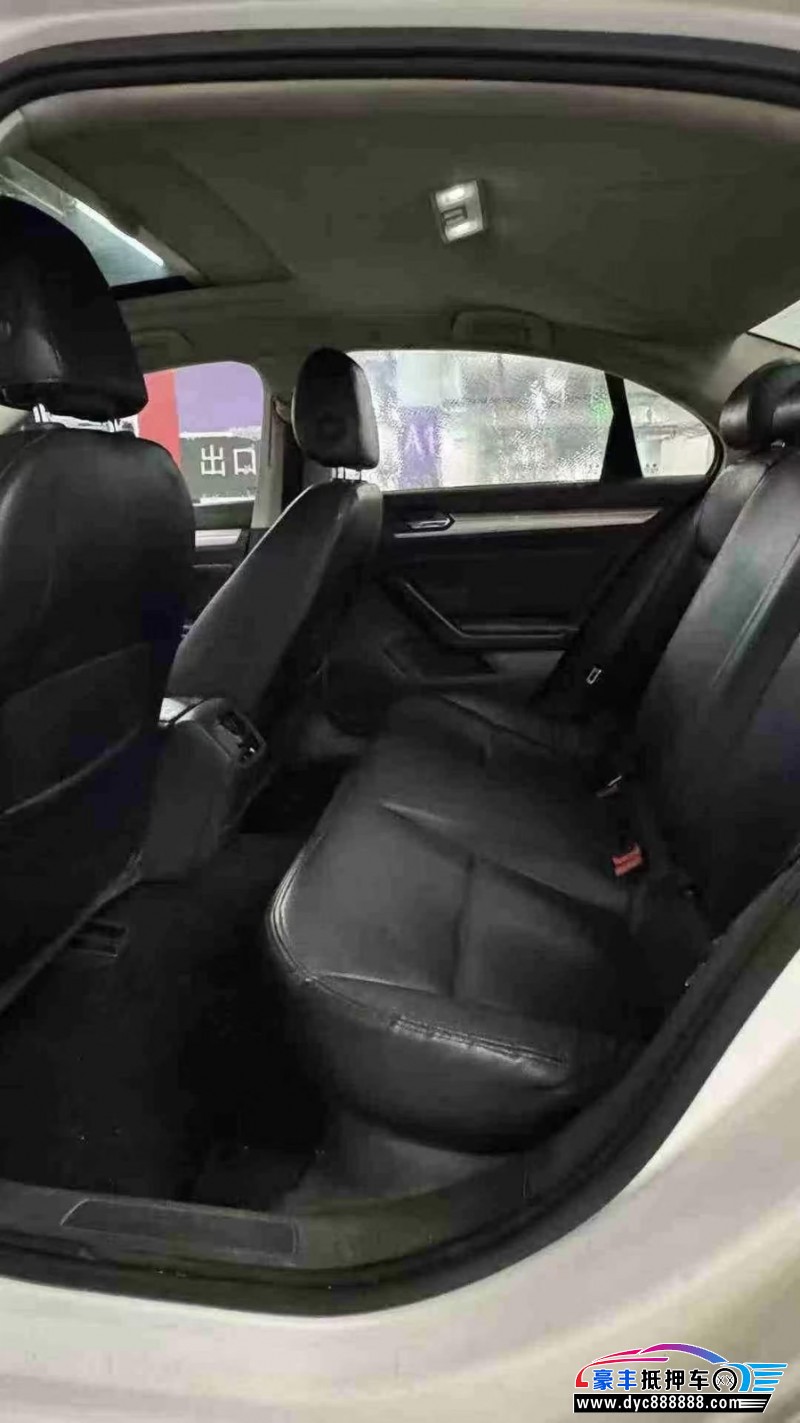 16年大众凌渡轿车抵押车出售