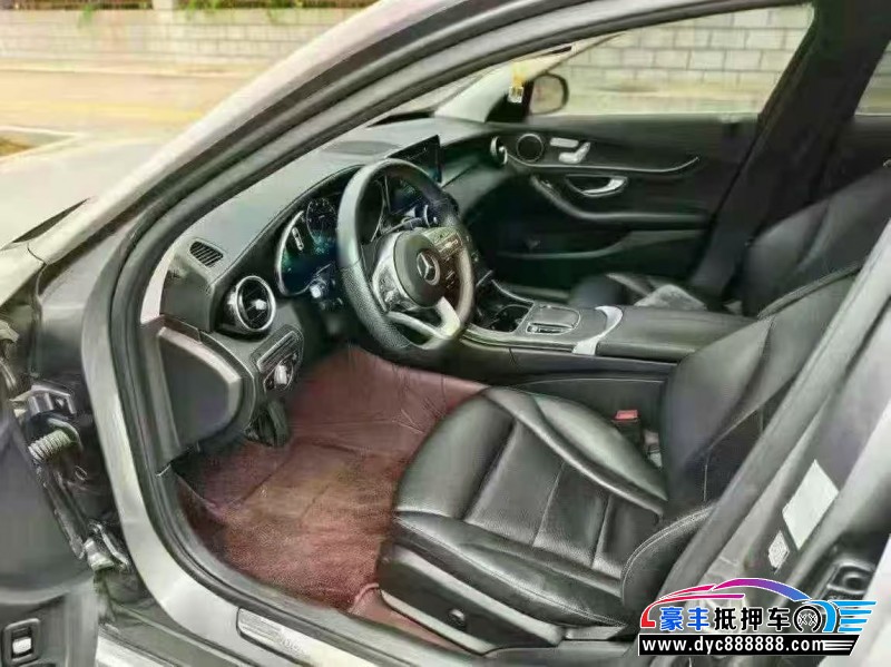19年奔驰C轿车抵押车出售