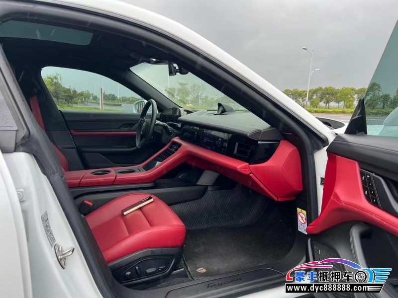 22年保时捷TaYcan轿车抵押车出售