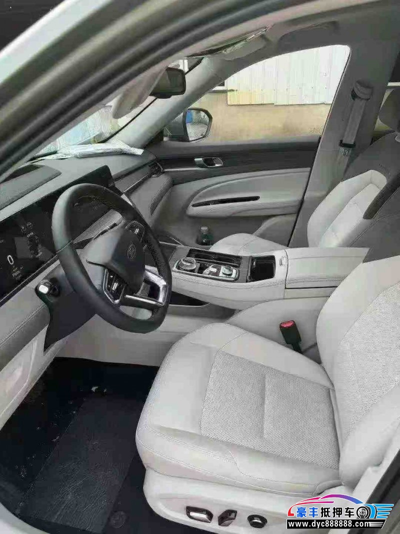 25年福特领裕轿车抵押车出售