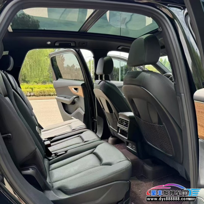 22年奥迪Q7轿车抵押车出售