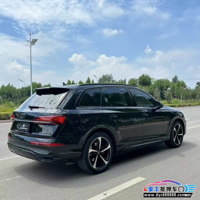 22年奥迪Q7轿车抵押车出售