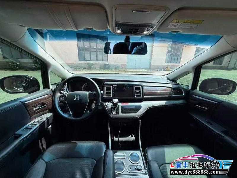 16年本田艾力绅轿车抵押车出售