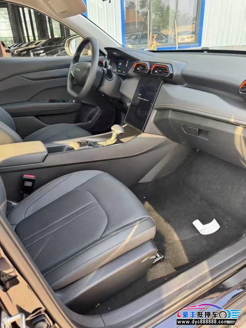 25年东风风神奕炫轿车抵押车出售