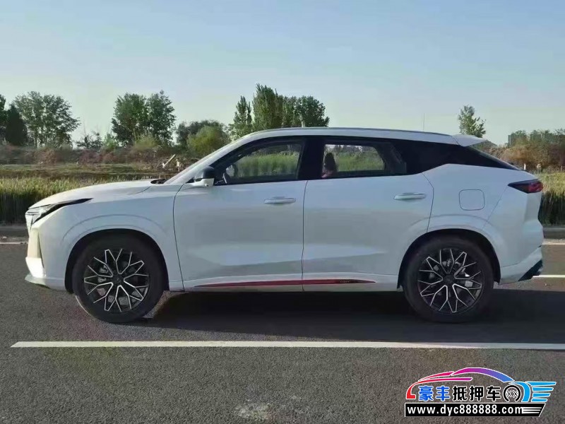 25年长安欧尚Z6轿车抵押车出售