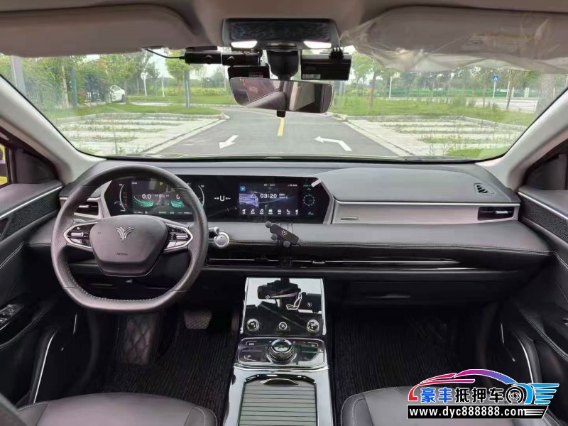 23年哪吒U轿车抵押车出售