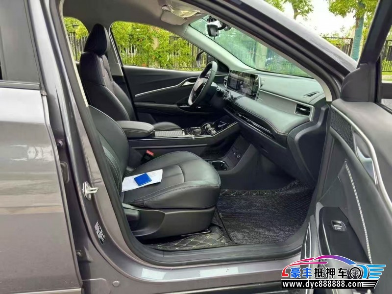 23年哪吒U轿车抵押车出售