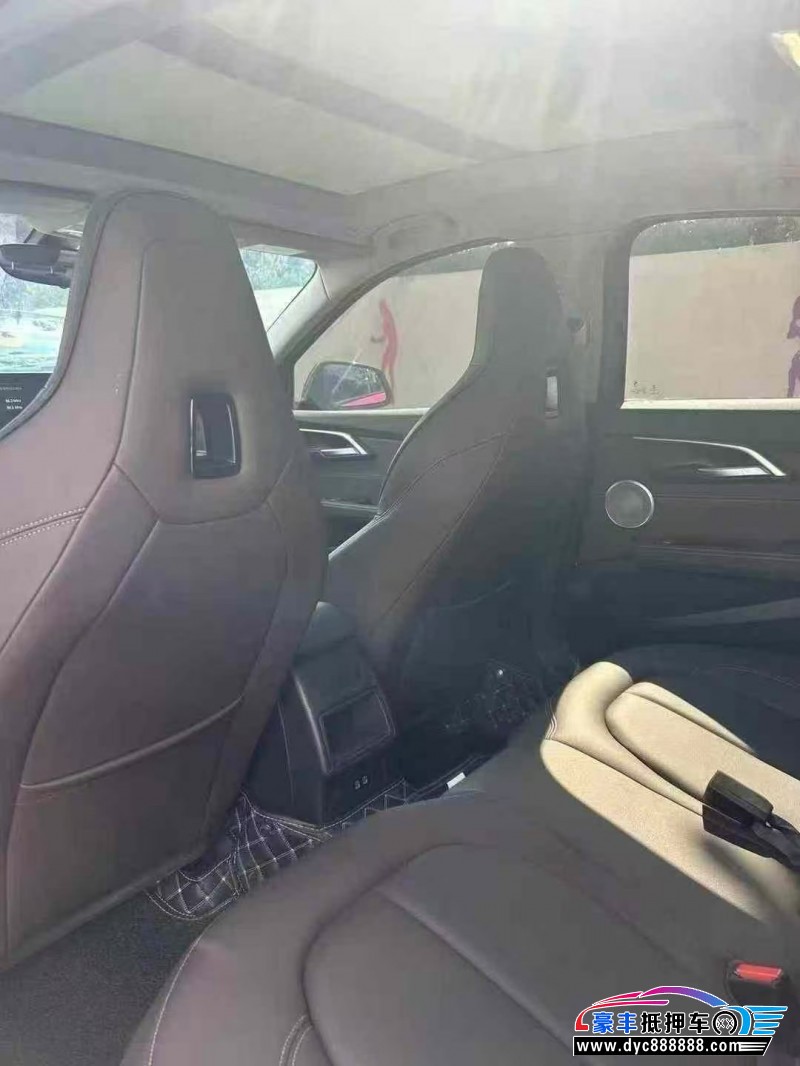 22年宝马1系轿车抵押车出售