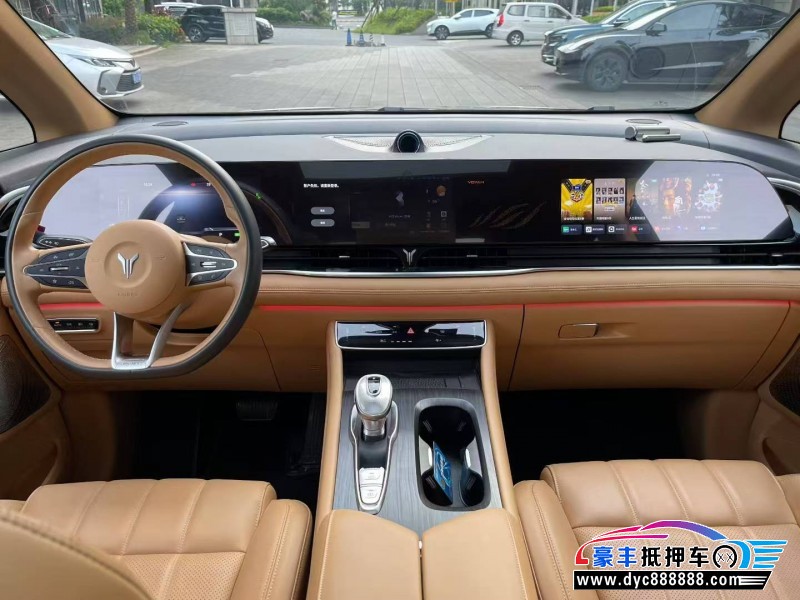 24年岚图梦想家轿车抵押车出售