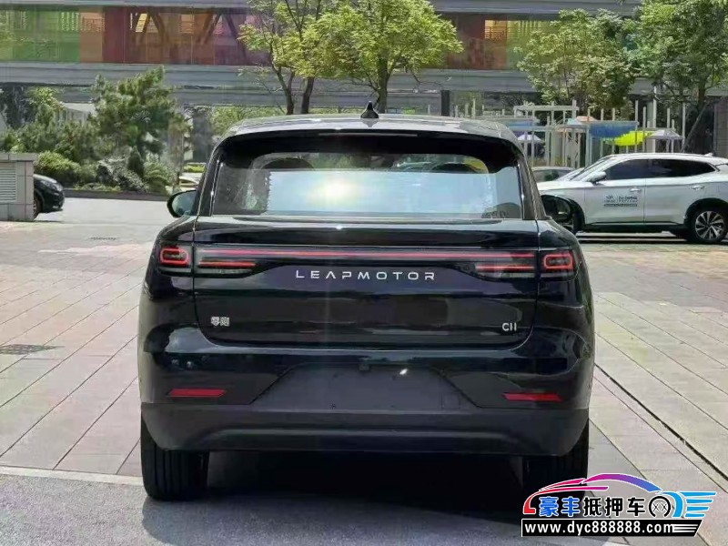 25年零跑C11轿车抵押车出售