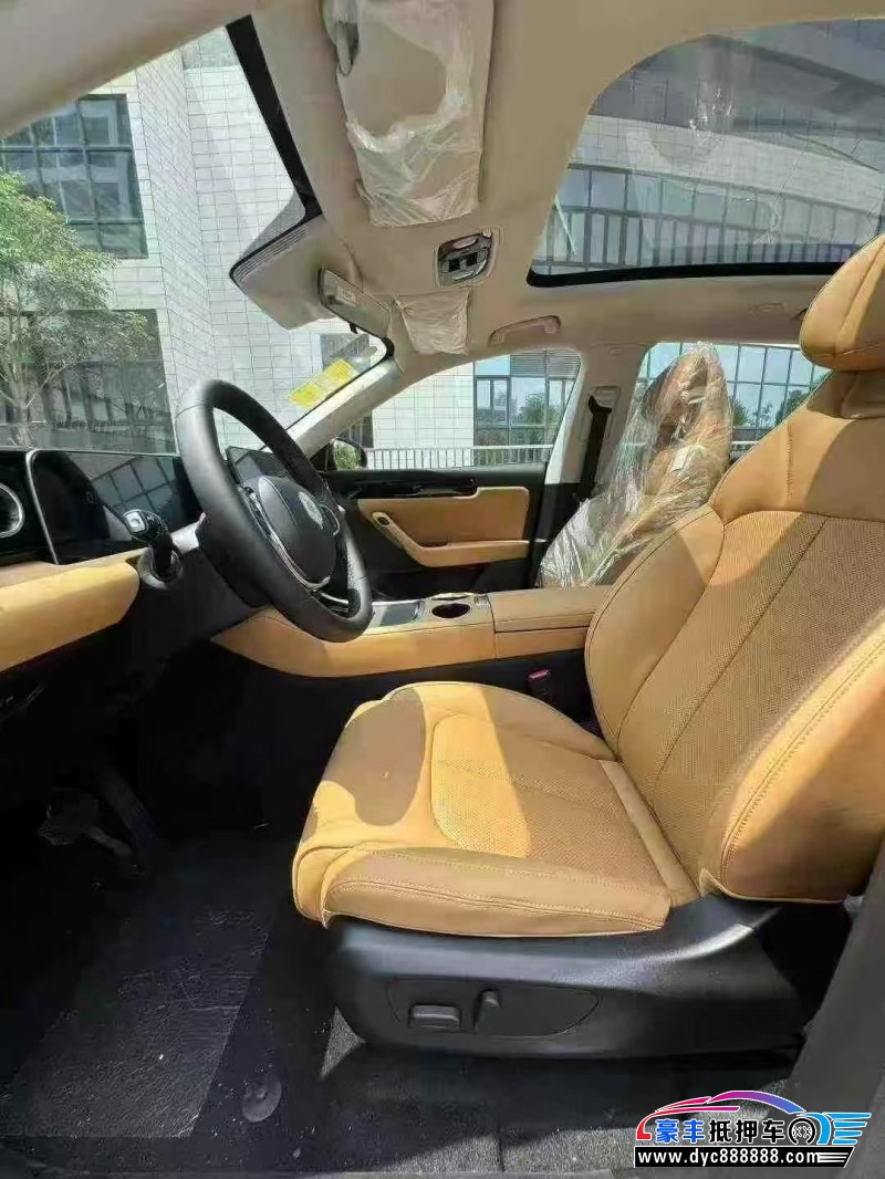 25年零跑C11轿车抵押车出售