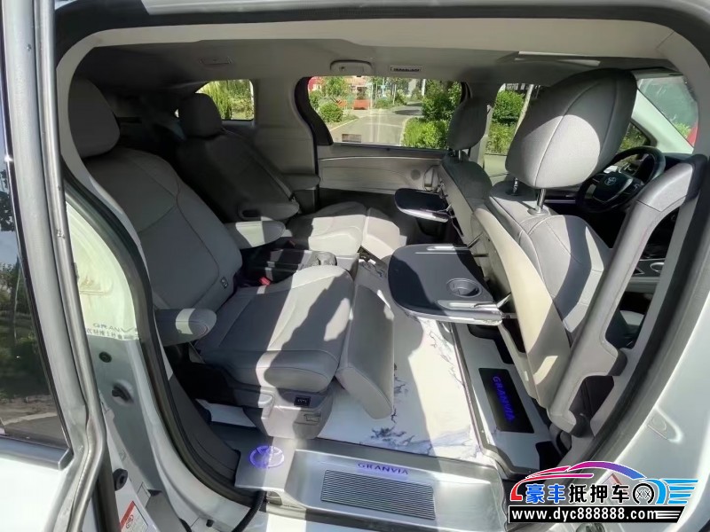 23年丰田格瑞维亚轿车抵押车出售