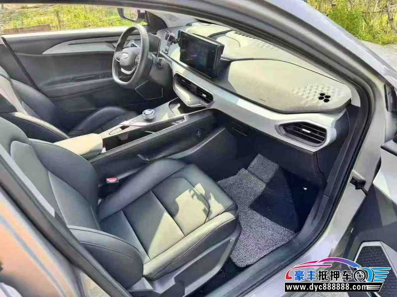 23年吉利几何轿车抵押车出售