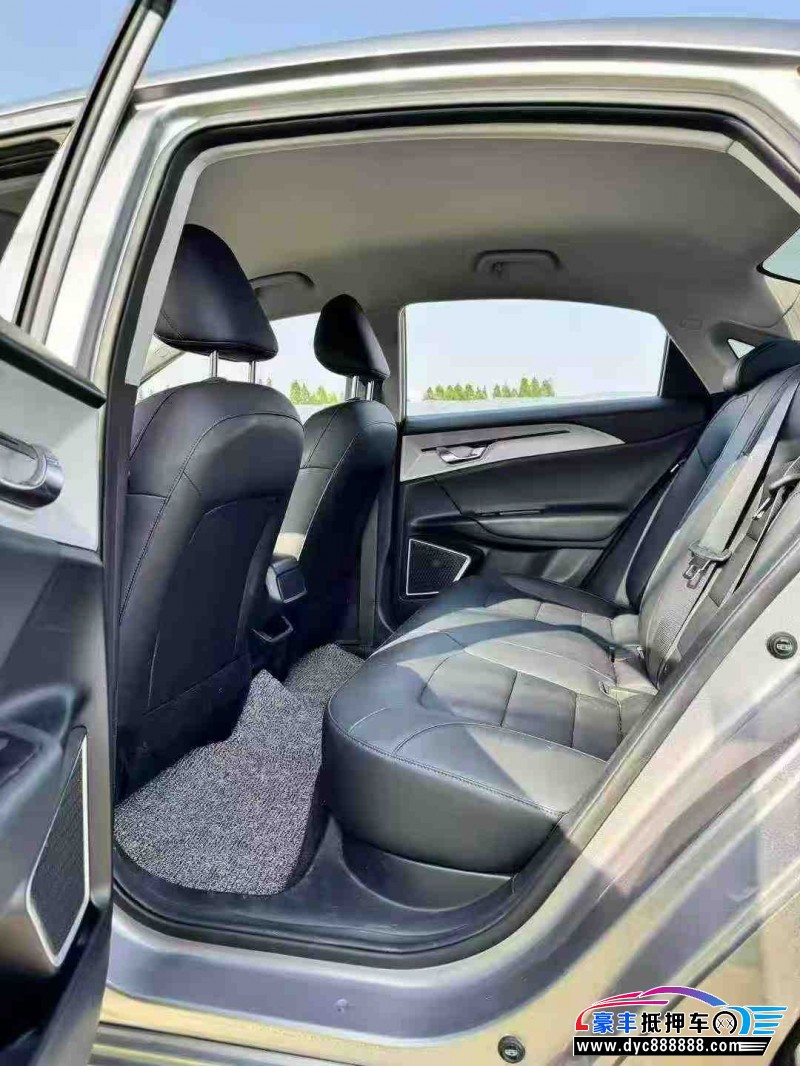 23年吉利几何轿车抵押车出售