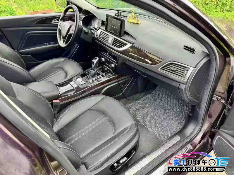 18年众泰T700轿车抵押车出售