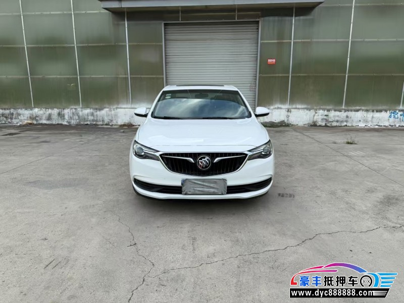 抵押车出售18年别克英朗轿车