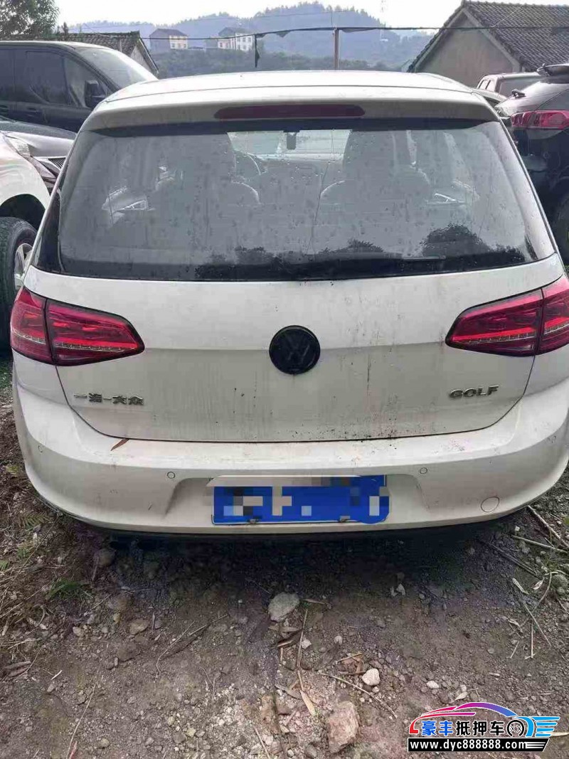 15年大众高尔夫轿车抵押车出售