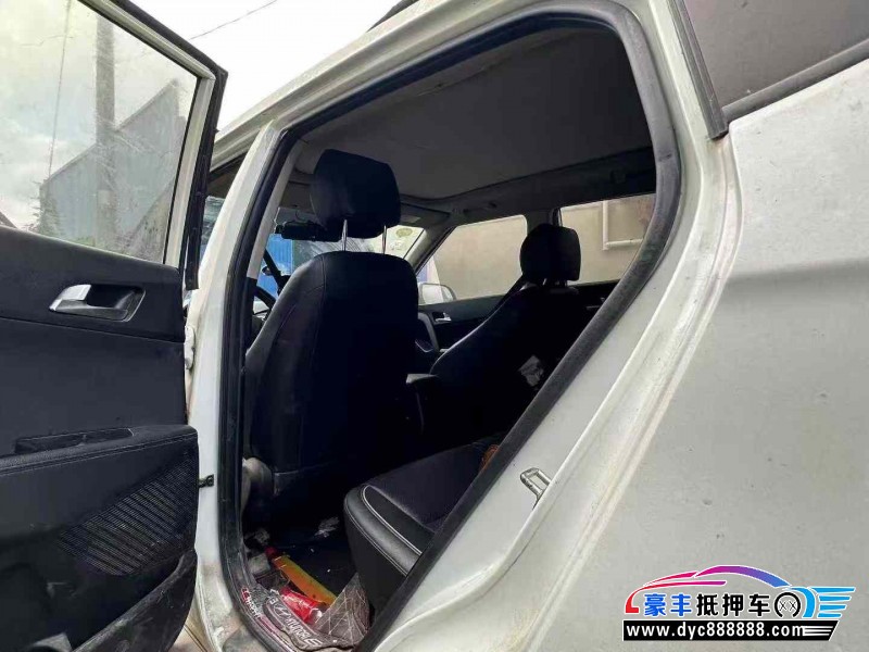 16年现代ix25轿车抵押车出售