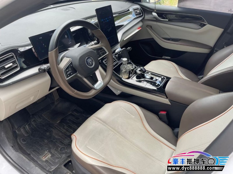 25年比亚迪秦轿车抵押车出售