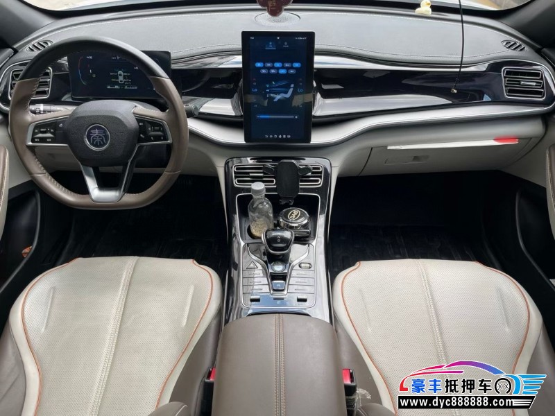 25年比亚迪秦轿车抵押车出售