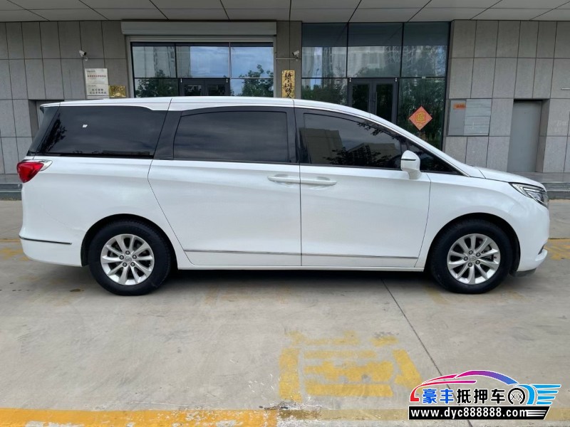 18年别克GL8轿车抵押车出售