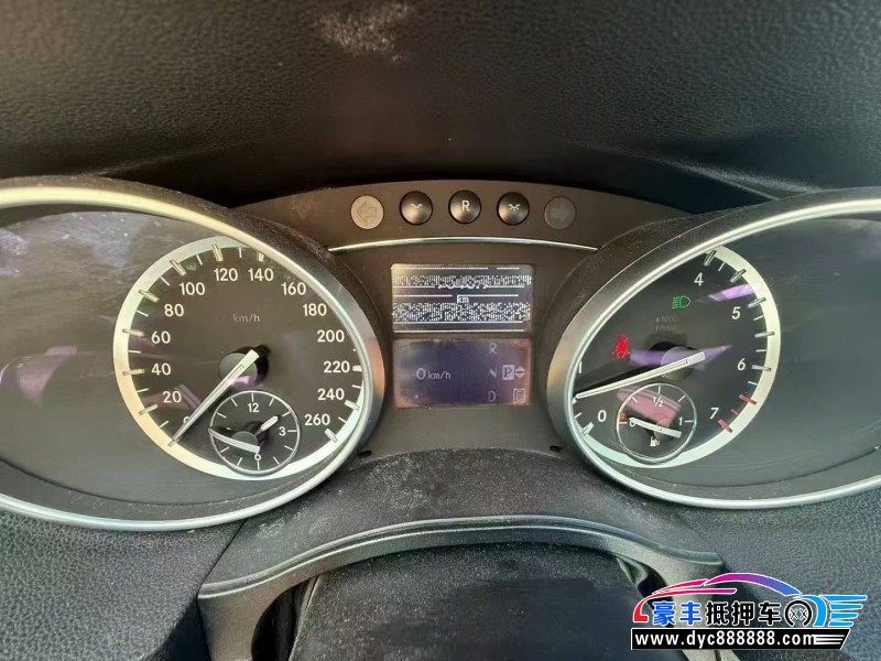 16年奔驰R轿车抵押车出售