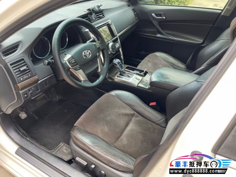 13年丰田锐志轿车抵押车出售