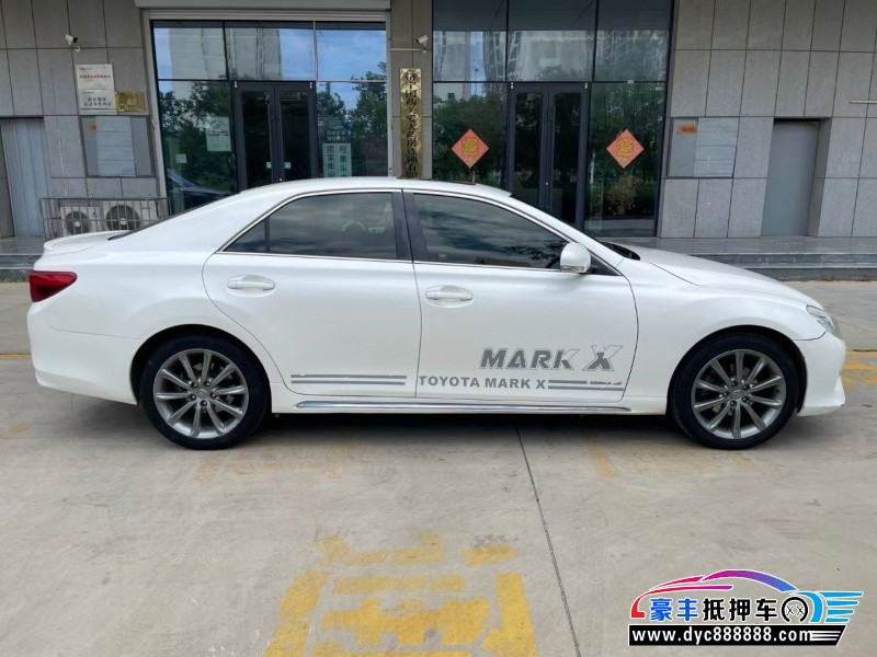 13年丰田锐志轿车抵押车出售