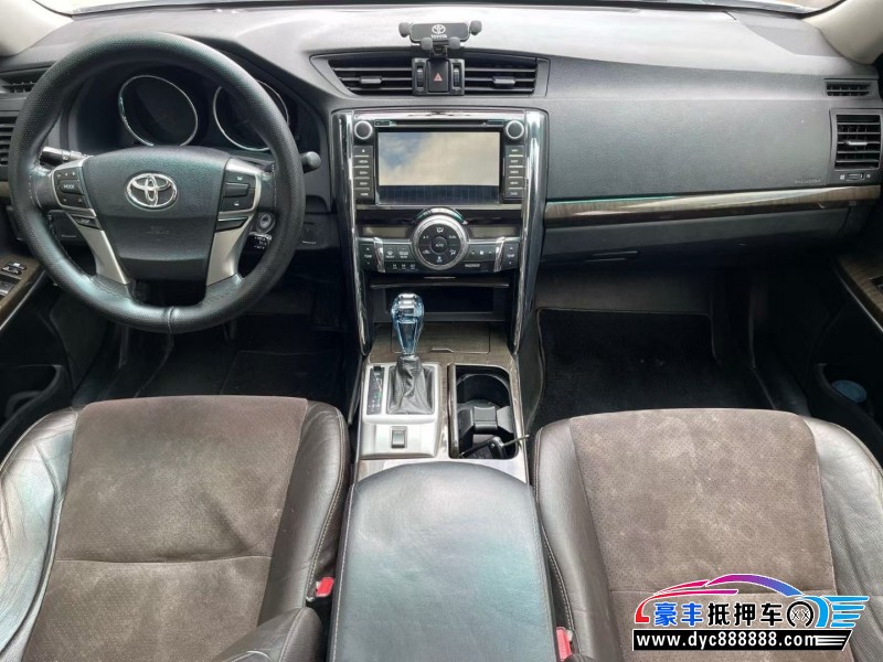 13年丰田锐志轿车抵押车出售