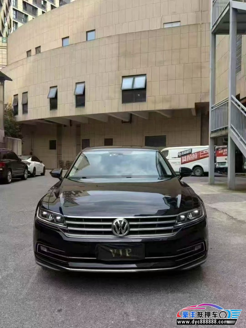 抵押车出售18年大众辉昂轿车