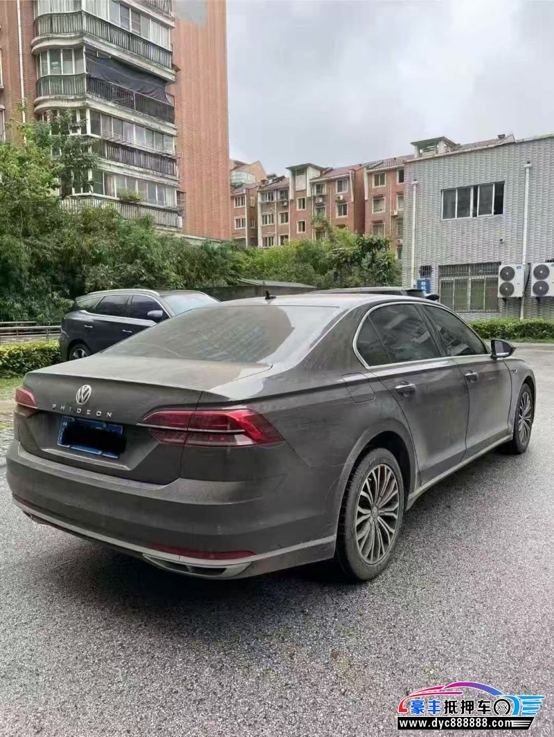 18年大众辉昂轿车抵押车出售