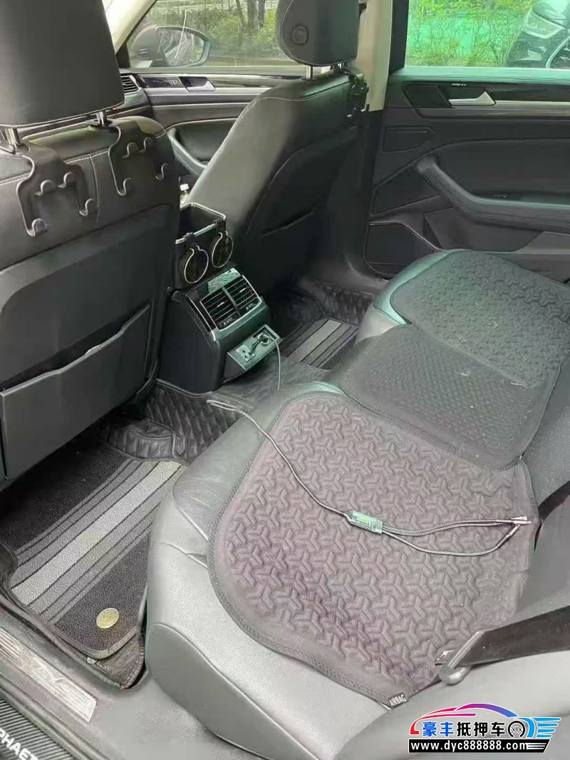 18年大众辉昂轿车抵押车出售