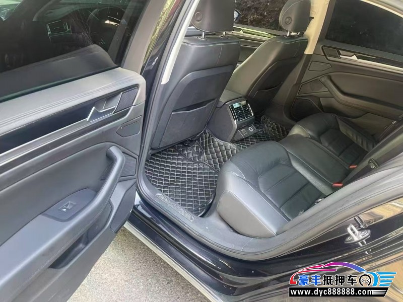 18年大众辉昂轿车抵押车出售