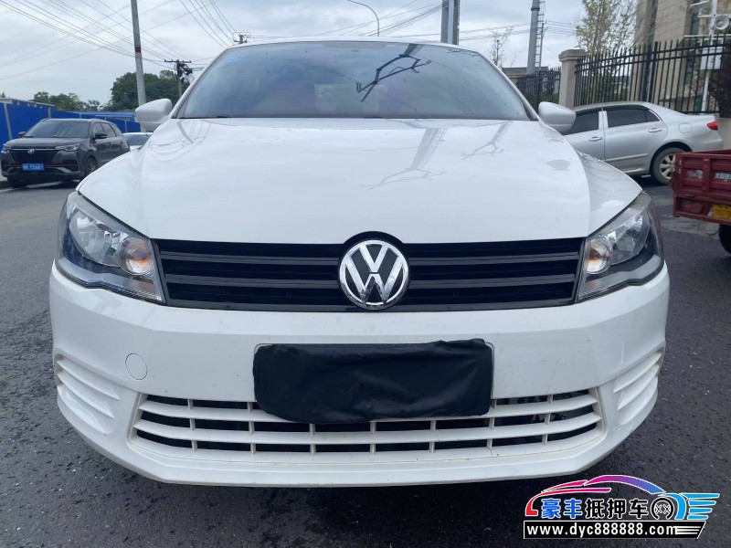 抵押车出售17年大众捷达轿车