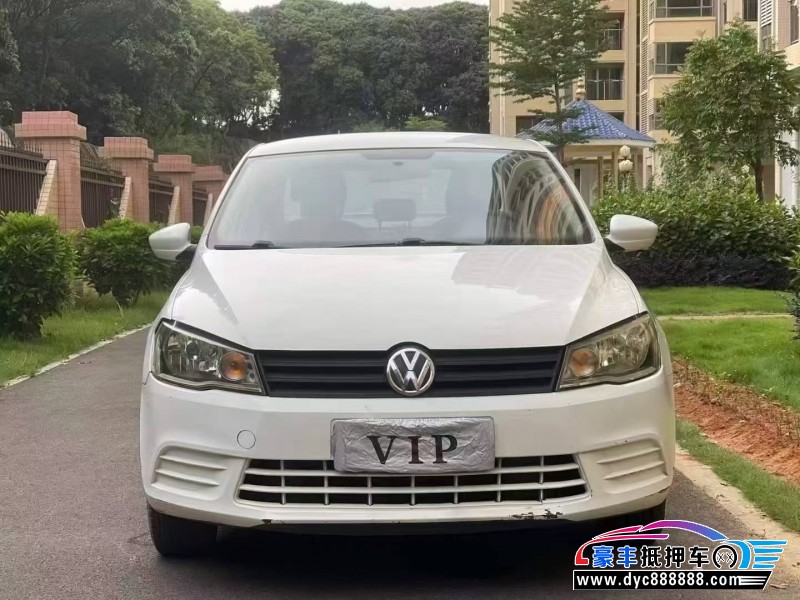 抵押车出售17年大众捷达轿车