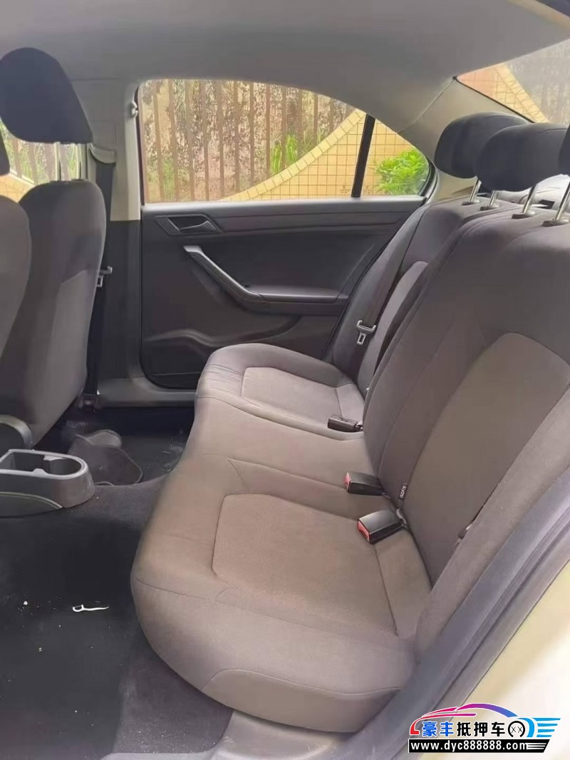 17年大众捷达轿车抵押车出售