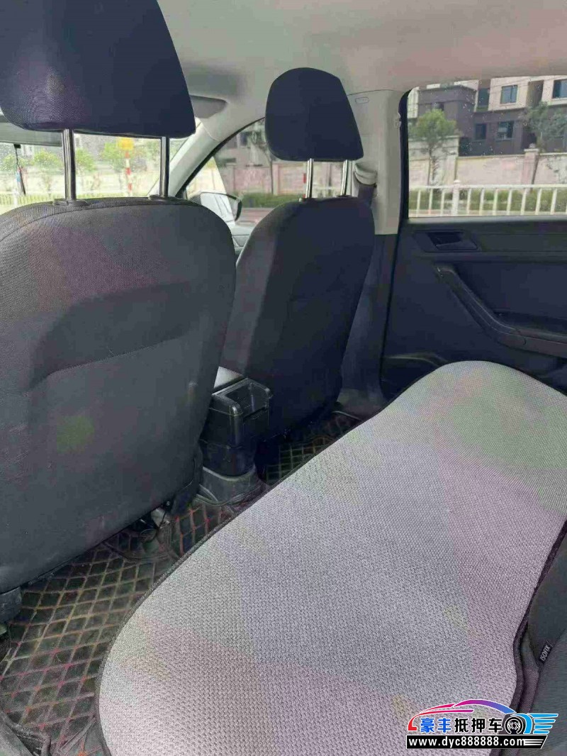 17年大众捷达轿车抵押车出售