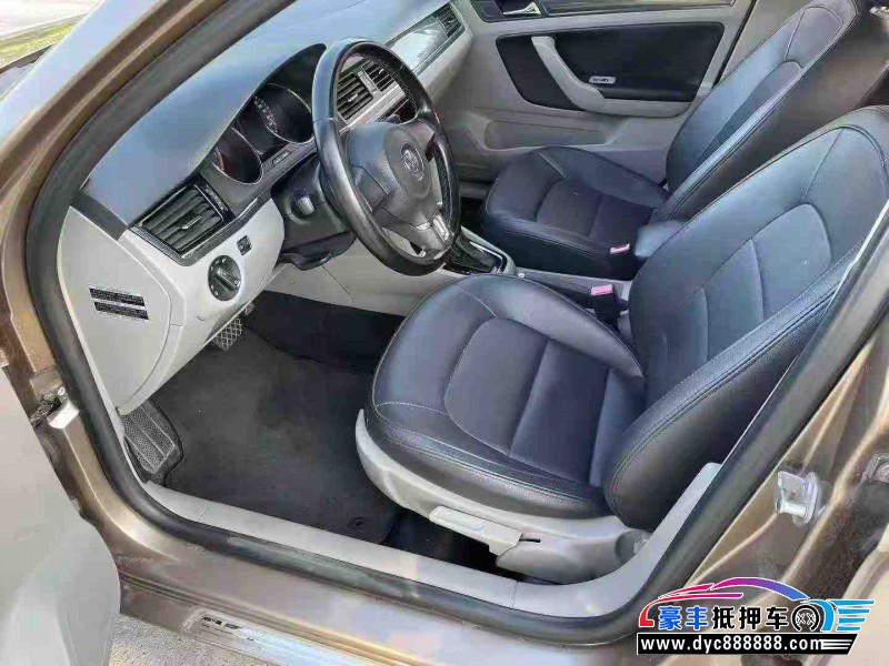 16年大众宝来轿车抵押车出售