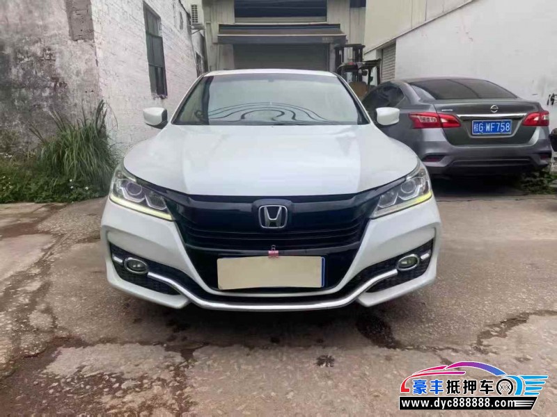 抵押车出售17年本田雅阁轿车