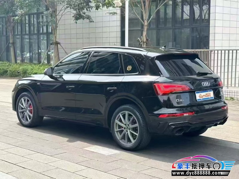 24年奥迪Q5轿车抵押车出售