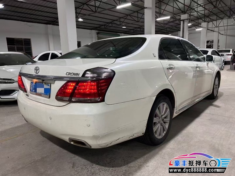 13年丰田皇冠轿车抵押车出售
