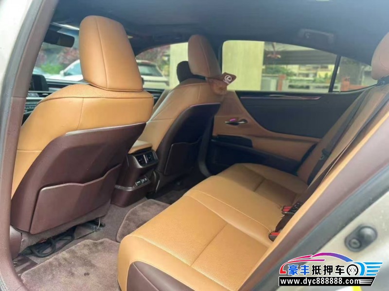 19年雷克萨斯ES轿车抵押车出售