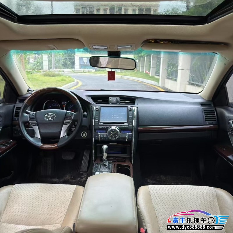 15年丰田锐志轿车抵押车出售