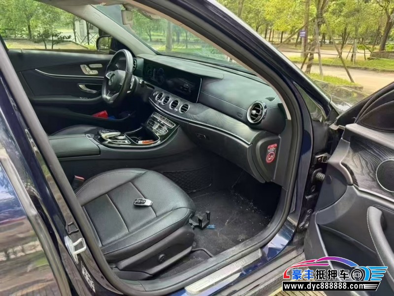 17年奔驰E轿车抵押车出售