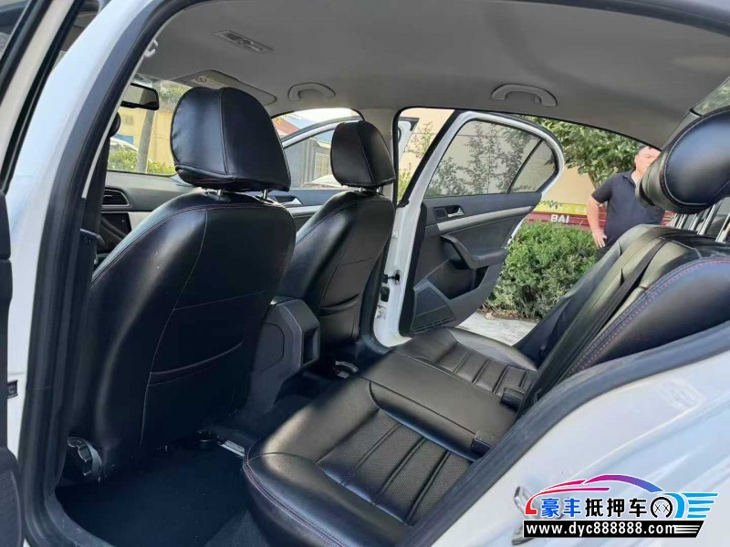 16年大众朗逸轿车抵押车出售