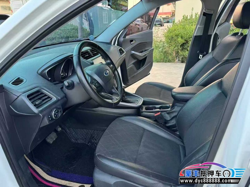 19年福特福睿斯轿车抵押车出售