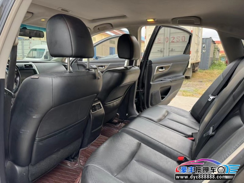 16年日产天籁轿车抵押车出售